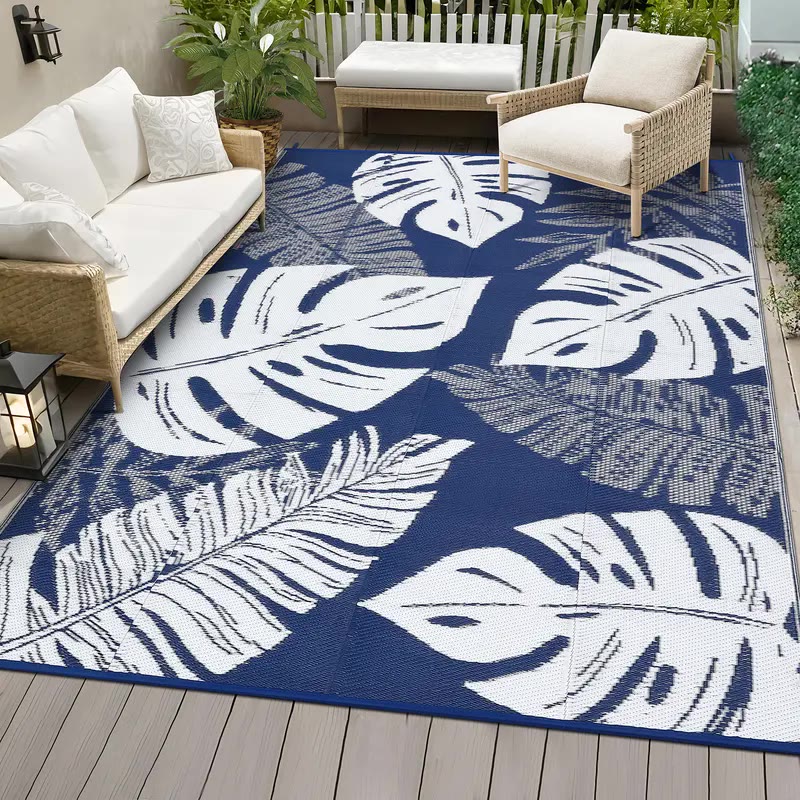 Navy and White Leaf Print Woven Outdoor Rug - photo 3
