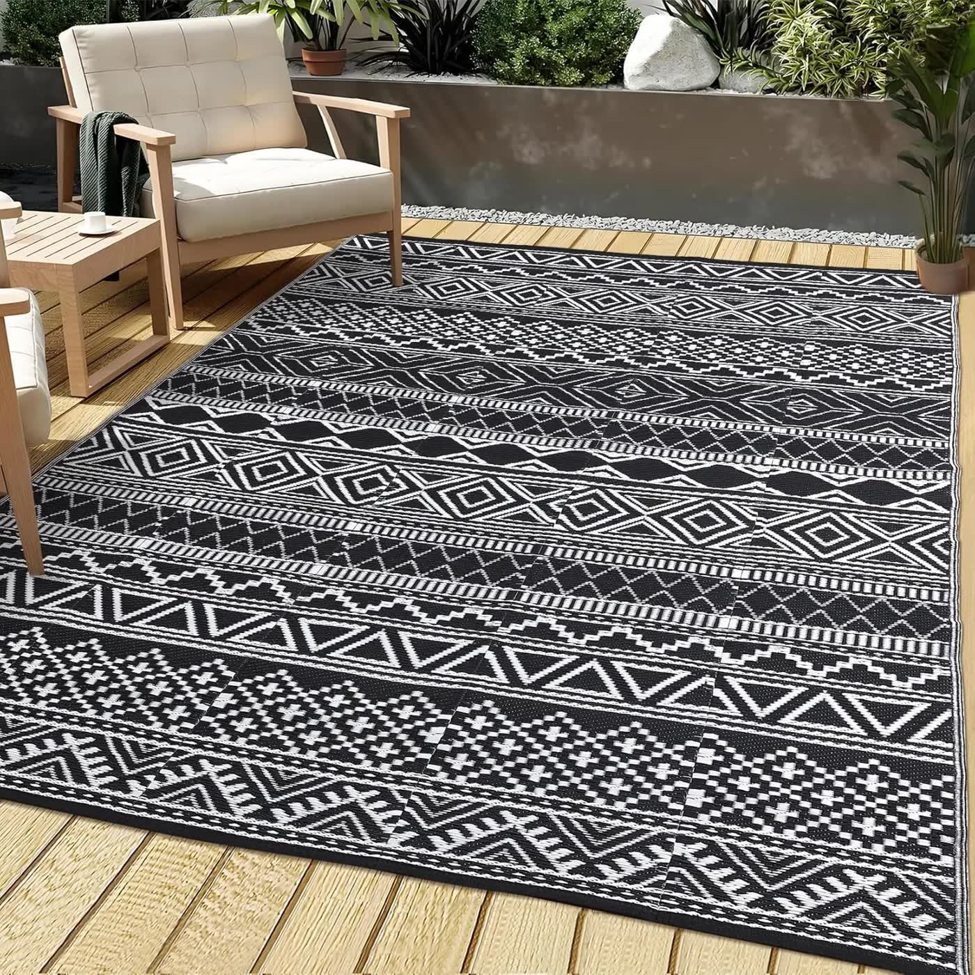 Black and White Geometric Outdoor Floor Mat