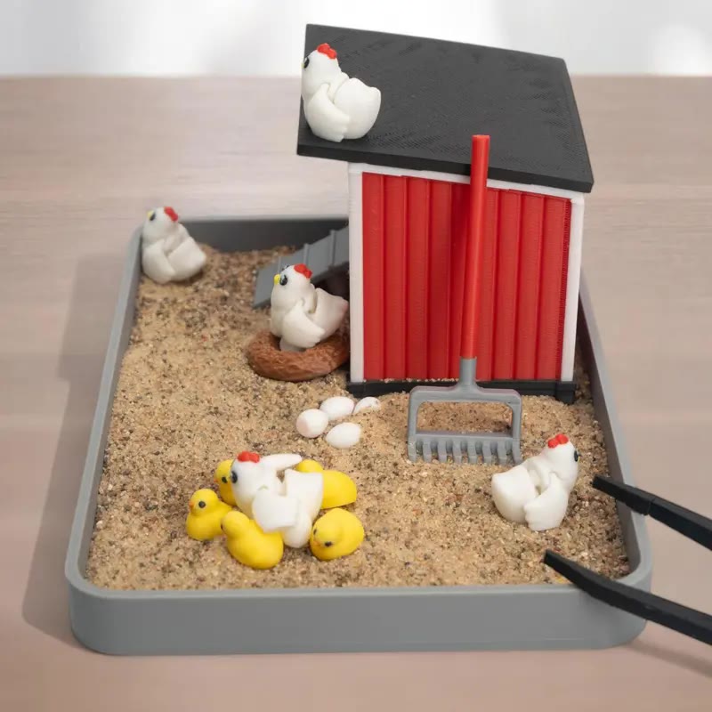 Miniature Chicken Coop Sand Tray Desk Set - photo 2