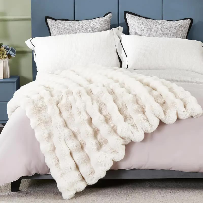 Cream Textured Faux Fur Throw Blanket With Bubble Pattern - photo 2