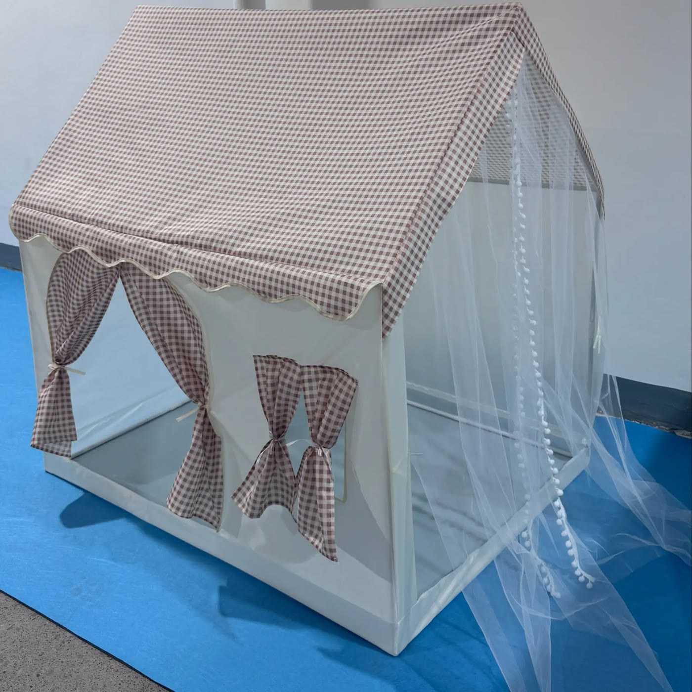 Cream Play Tent With Plaid House Roof - photo 3